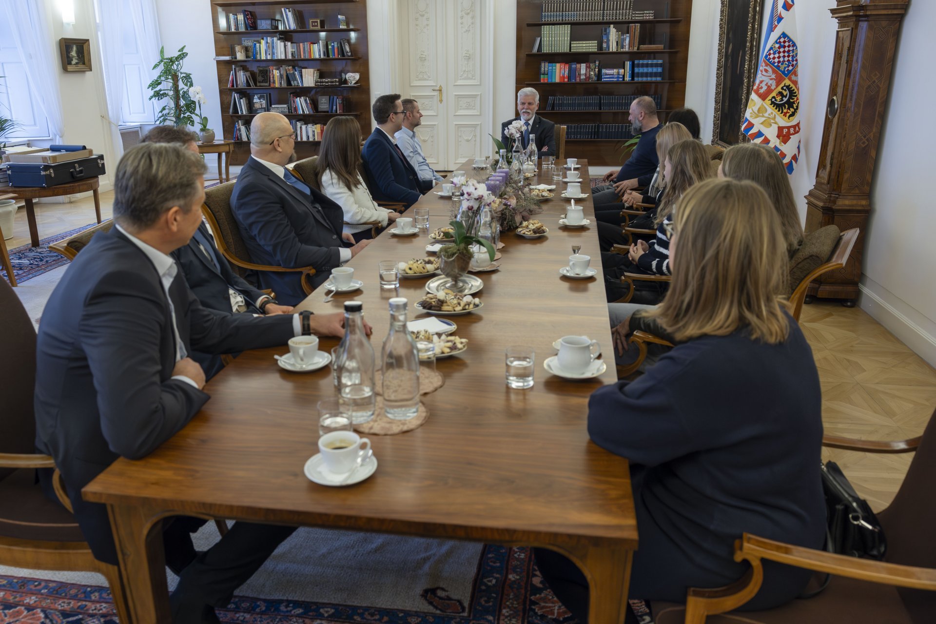 Limitovaná aukce fotografií prezidenta České republiky vynesla téměř 670 000 Kč pro Nadační fond Evy Pavlové