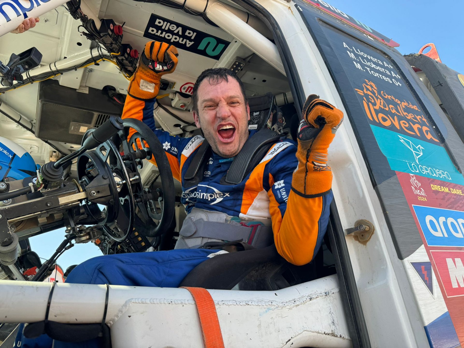 Vozíčkář Llovera z ostravského týmu FESH FESH dokončil Rallye DAKAR!