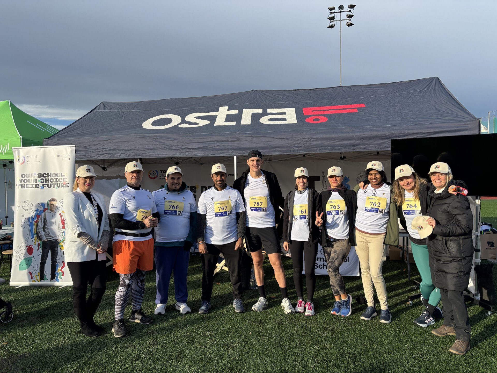 OSTRA GROUP a The Ostrava International School na EMIL Zátopek OSTRAVA GOLDEN MARATHONU 2025